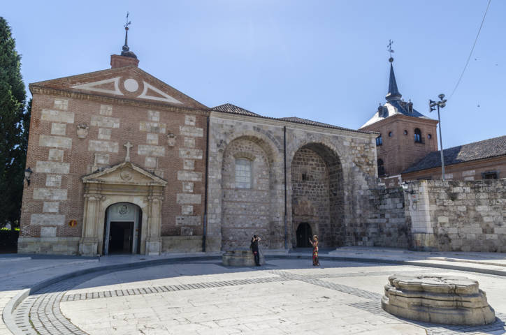 19 - Comunidad de Madrid - Alcala de Henares - capilla del Oidor y ruinas de Santa Maria